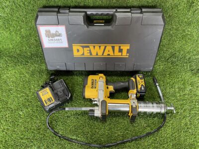 Dewalt 18V XR Grease Gun DCGG571M1 GB