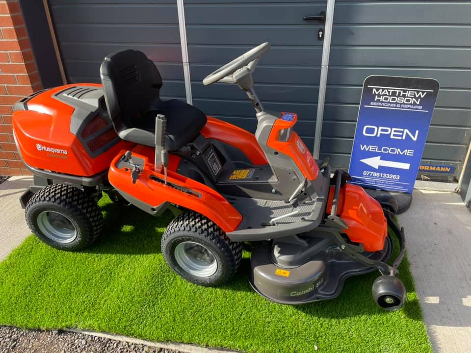 Husqvarna R226t AWD