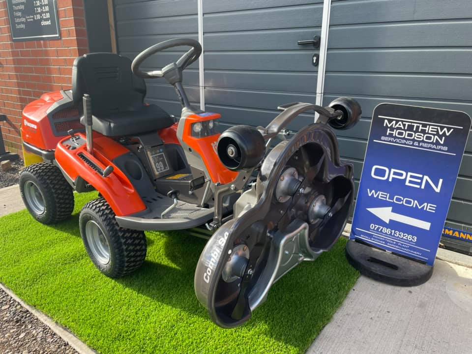 Husqvarna R266t AWD Combi 95 Deck